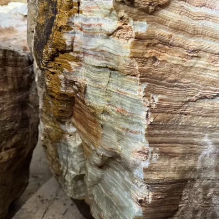 Поиск источника камня